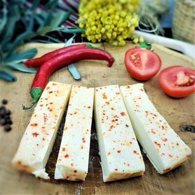 Tam Yağlı Hellim Peyniri -Biberli- (500 Gr)