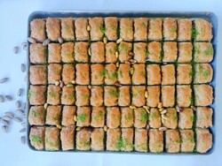 Maraş Market - Tepsili Fıstıklı Baklava - 2700 Gr